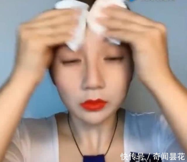 空姐卸妆后,说要接孙子放学去,网友:再也不相信女人了