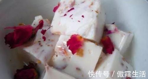 牛奶只会傻傻直接喝?学会这1招,不烤不蒸,做出孩子爱吃的甜品