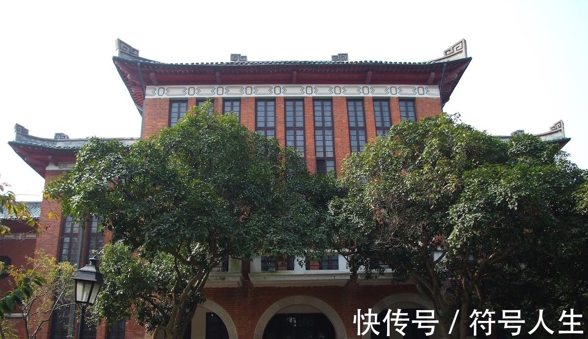 湖南大学|我国唯一位于5A景区内的985大学，面积相当于故宫，已有千年历史