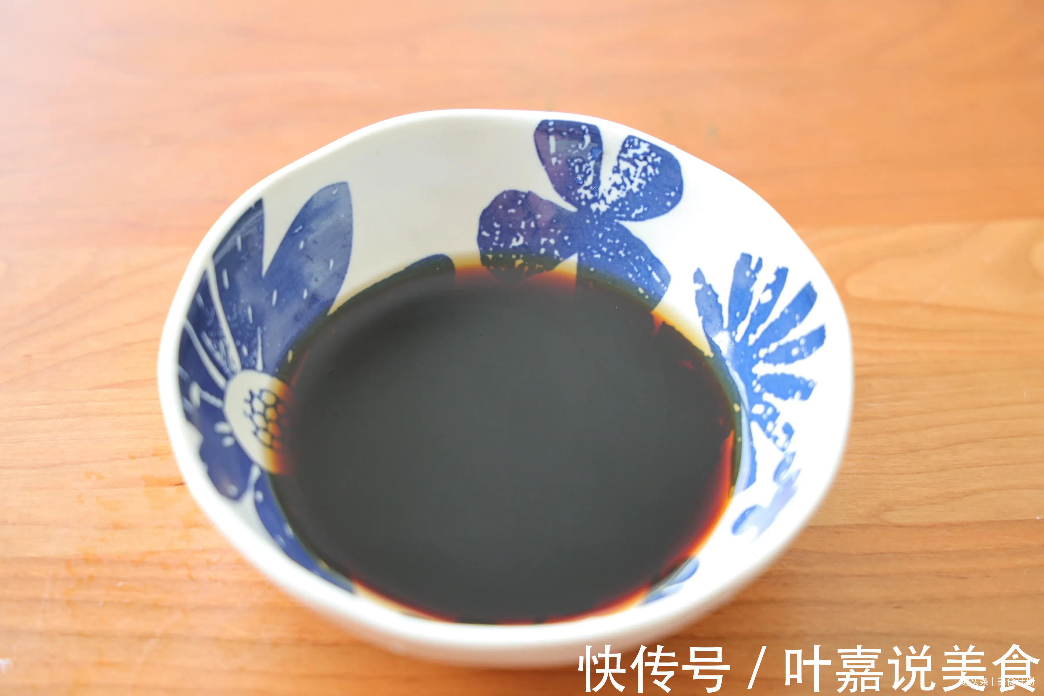 孩子最爱吃的清蒸鲈鱼，简单蒸一蒸，肉质鲜嫩，清淡不油腻