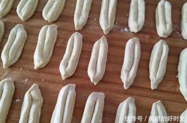 香酥小油条,不加泡打粉,不用一滴水,蓬松酥脆口感好