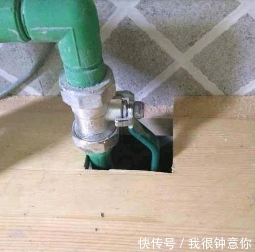 |搞笑图片幽默段子笑话:很有想法的老板,在办公室装马桶么?