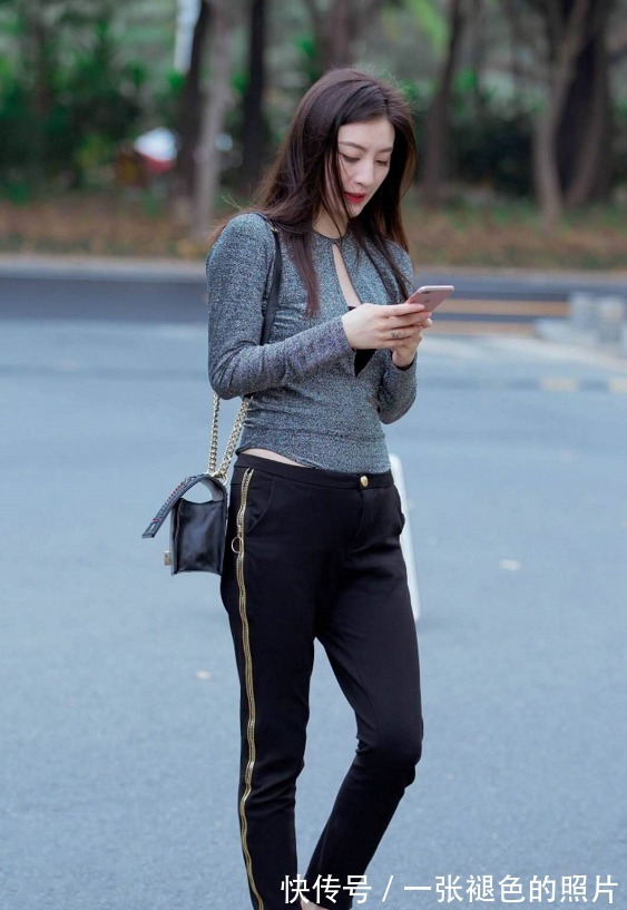 高跟鞋 时尚穿搭豹纹高跟美女，略显丰腴的感觉真好