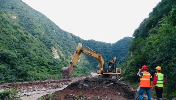 九间房镇|暴雨突袭蓝田致多地受灾 一方有难八方争分夺秒救援