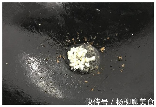 黄梅天|夏天就爱这道菜,我家隔三差五就做,入味不腻口,连汤也没剩