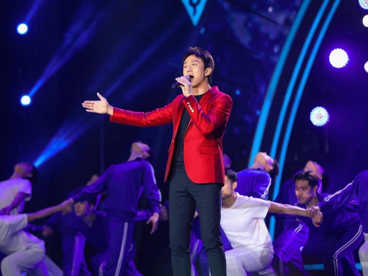 |邓超搞笑人设再达新峰!被网友调侃已成常事,妻子生日竟送这个