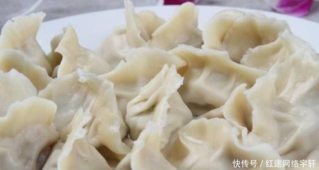 调饺子馅是放生油还是熟油?可能多数人放错了,难怪饺子不好吃