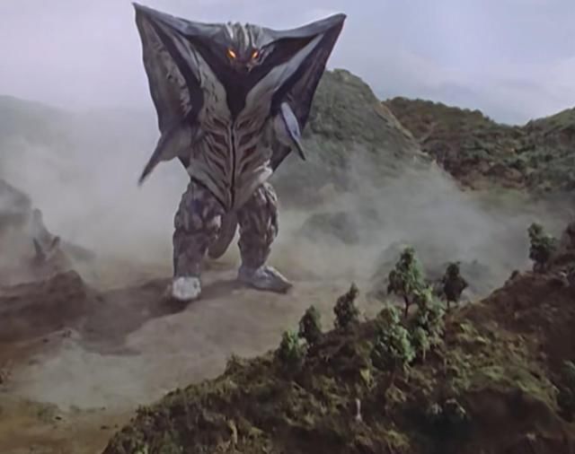 美尔巴能使天空撕裂？这个称号更适合加佐特，迪迦空中型都打不过