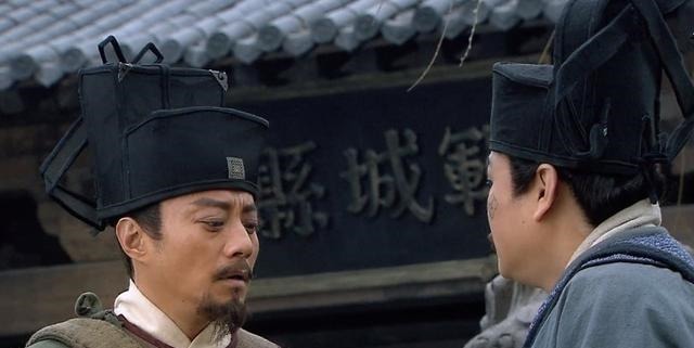 走路|宋江的走路姿势,暴露了他的野心,难怪公孙胜会离开,晁盖会失败