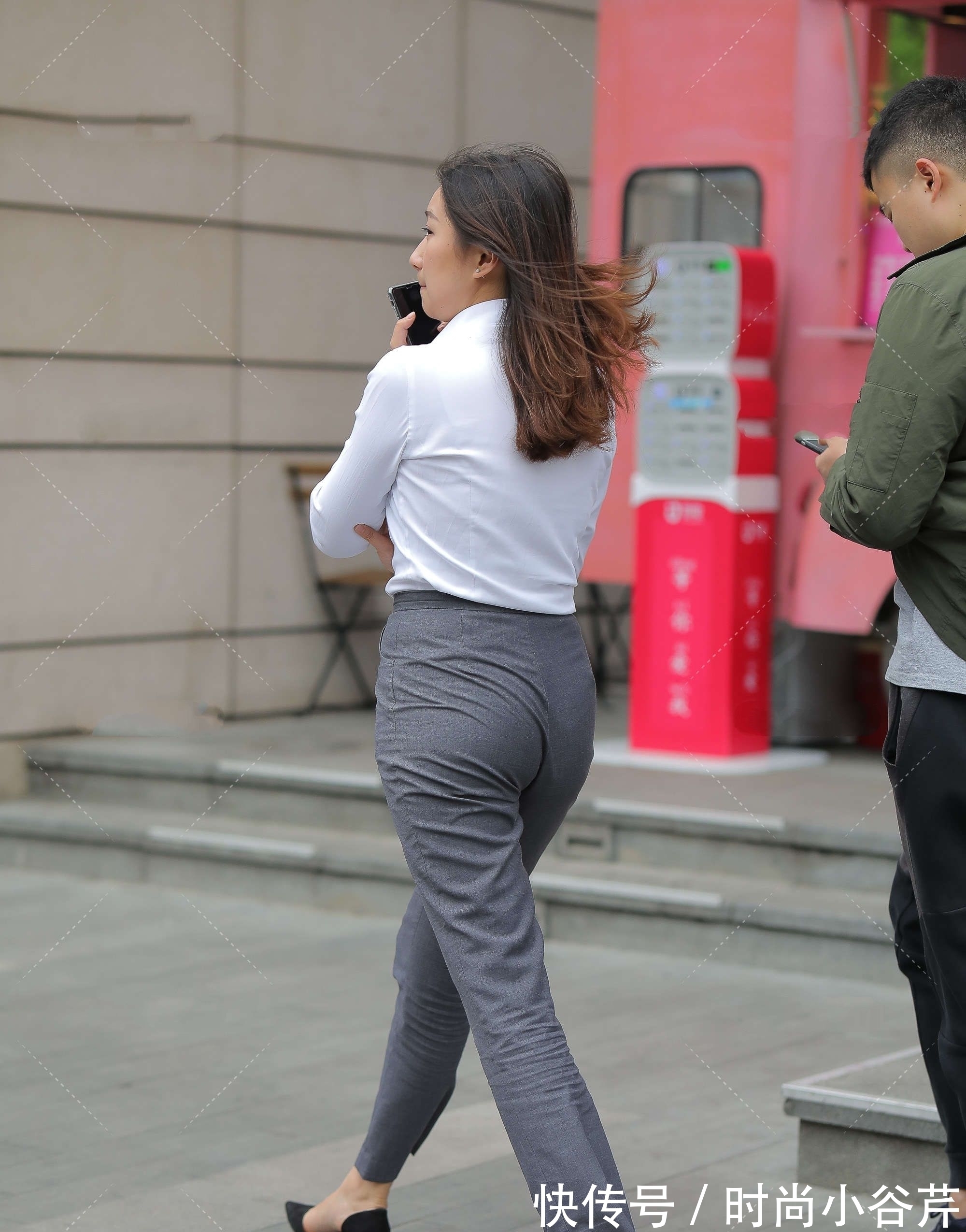 职场 简单白衬衣,搭配经典西装裤,演绎真实职场通勤穿搭