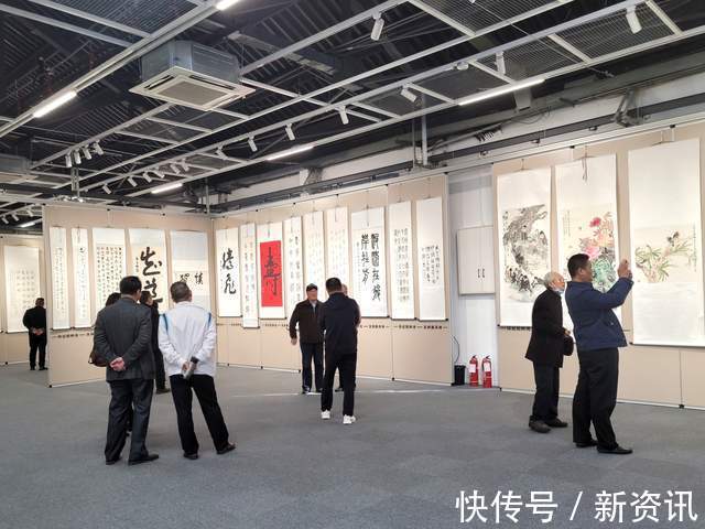 交通&淮安举办“墨染淮印 筑梦交通”书画作品展