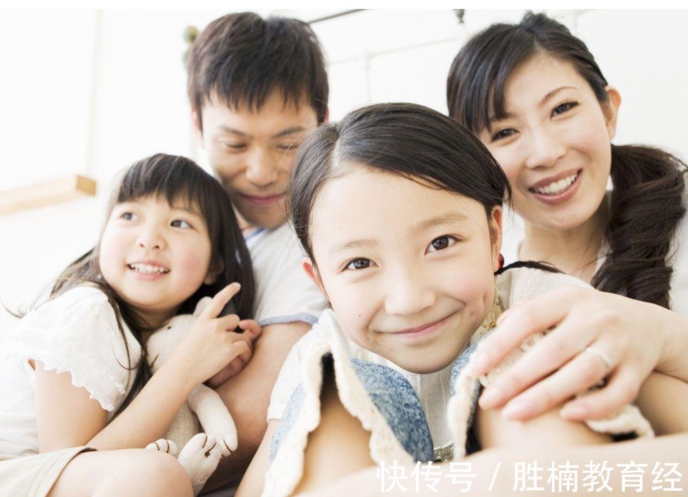 王铮|“情感忽略”,远比父母打骂更令人绝望,会摧毁孩子的一生