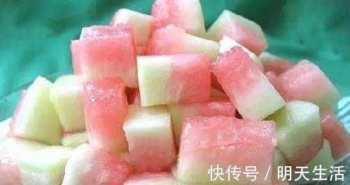 降血糖|糖尿病吃西瓜,升血糖还是降血糖?一个部位值得吃,很多人给扔了