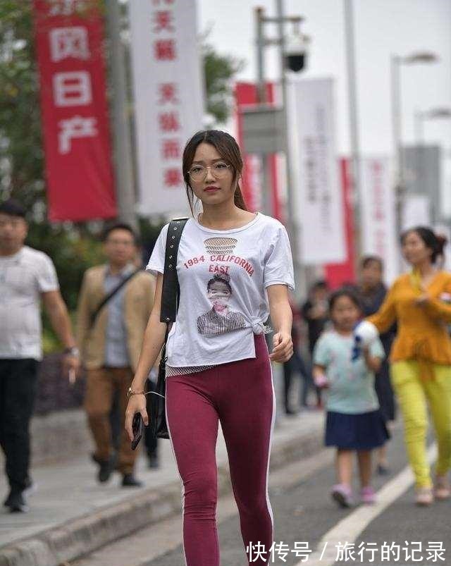 减龄 华丽优雅的瑜伽裤减龄时髦有气质,透出不凡的格调,精致生动!