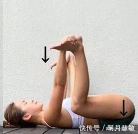 双膝|11个瑜伽动作,教你“全方位”放松下腰背部(瑜伽小白也可以做)