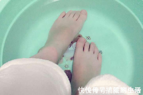 睡眠时间|女性到了50岁，进入养生“黄金期”，坚持做3件事，身体比较健康