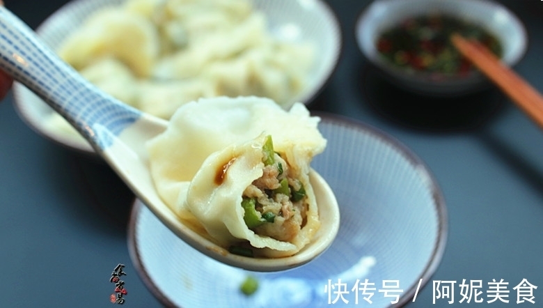 这三种食材放在一起做馅包饺子,鲜甜多汁营养足,快试试去