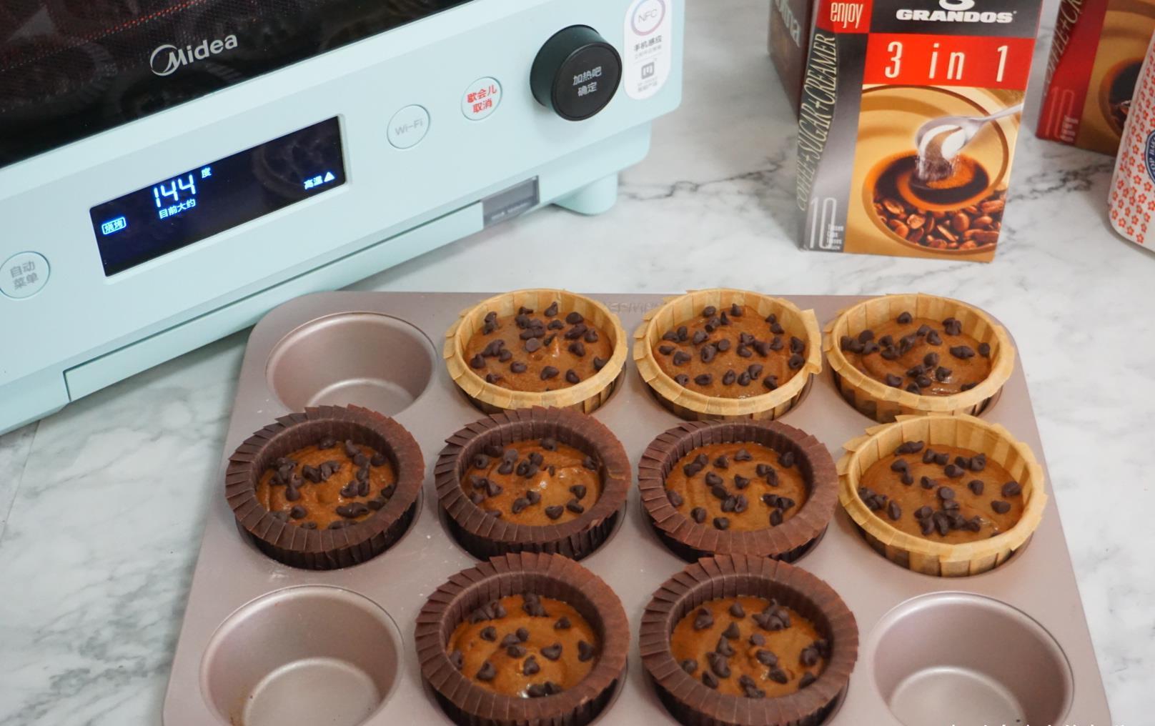 纸杯蛋糕|星巴克18元1个的巧克力蘑菇头麦芬,自己做简单便宜,私藏配方