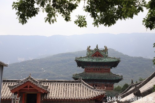 步行三十里去寺院，却因一顿素斋大闹，她竟说出吃素的真正意义！