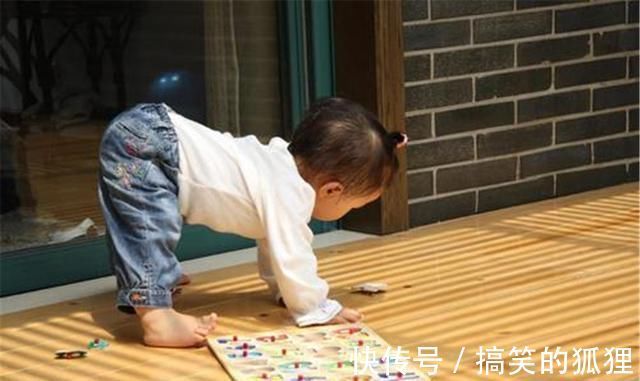 发育|宝宝没到这个月龄最好不要坐婴儿车,脊椎可能会受伤,父母别大意