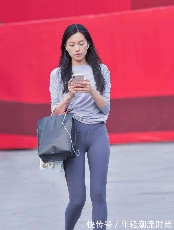 穿搭","m":"6f87278b616be833a061348f623c765f2a8c2e7","nlabel":"stat_3045467518:zm.news.so.com:572R5ri46ZuG5Lit6JCl,pageType_zmt,glevel_3","ntag":"tfashion;sfashion_时尚;kfashion_1:穿搭;kfashion_1:打底裤;cfashion_P:时尚:针织