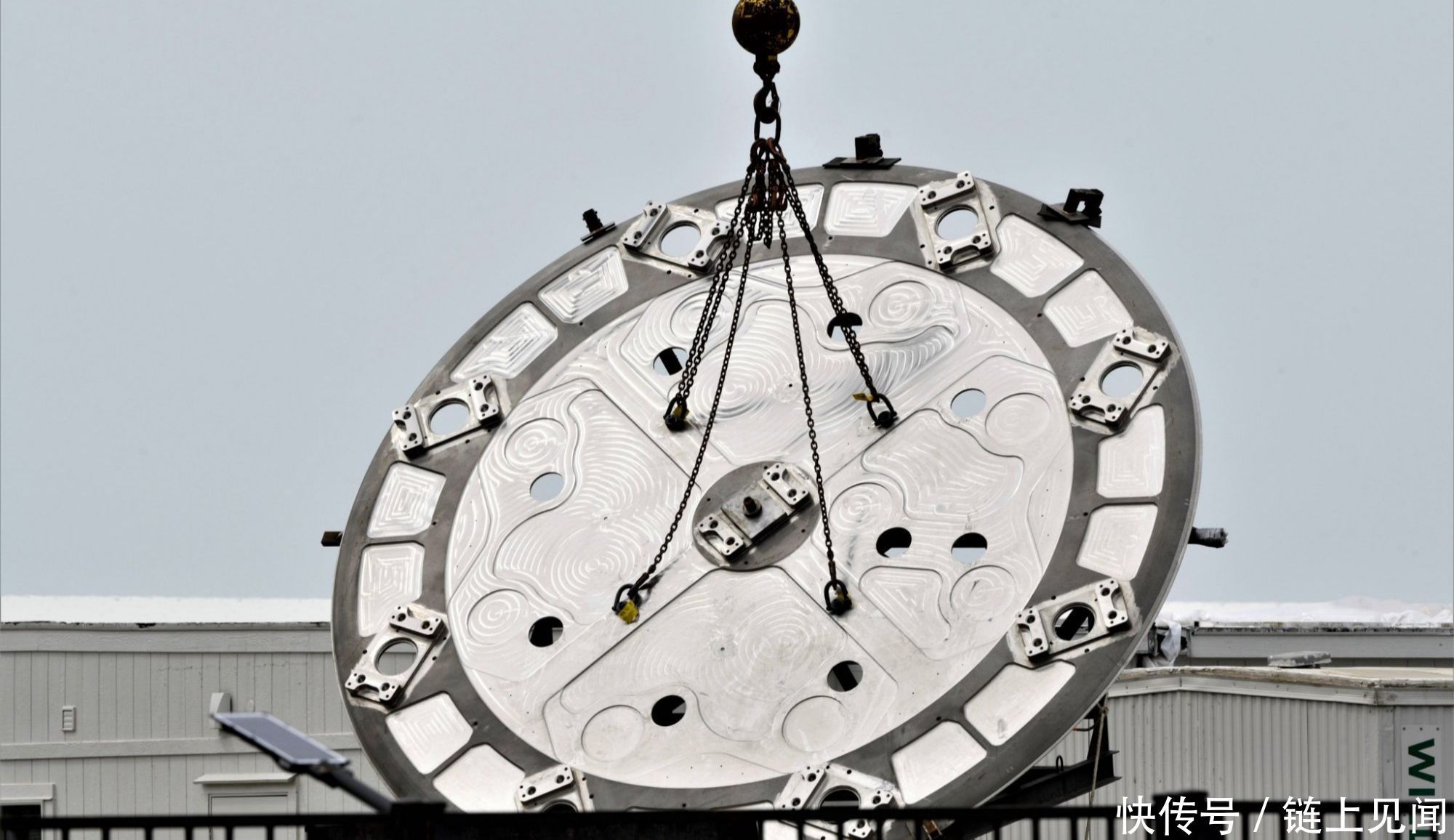 马斯克 SpaceX星际飞船助推器将配备超过29个猛禽发动机，7月轨道级飞行