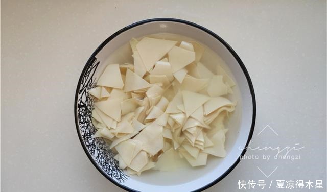 大连老两口的晚餐,简单营养,走红朋友圈,网友这吃法太美了!