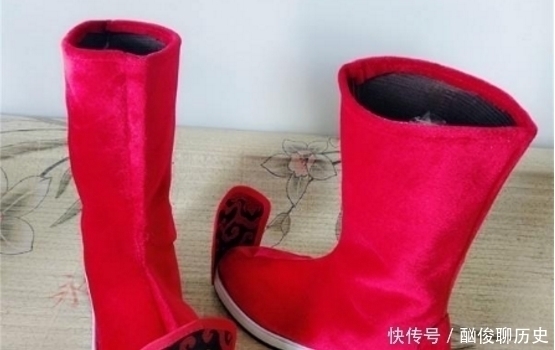 裙底$古人穿的鞋子,为何前头总是翘起来?老祖宗真是太聪明了