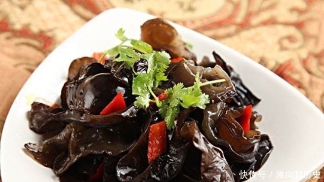 体重|女孩子来月经时,3种食物使劲吃,排出子宫污血,让体重一降再降