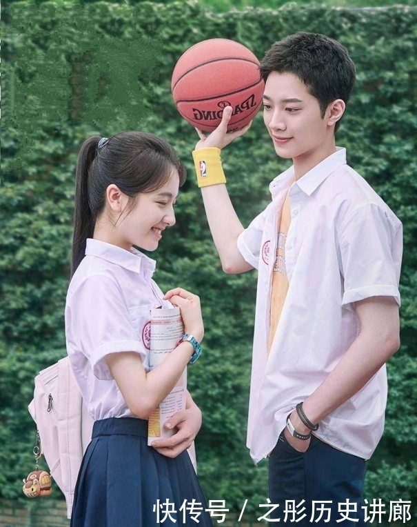 《快本》三对cp组合齐亮相,只剩一对尴尬,火与不火的差距太大