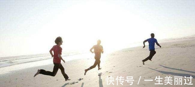 联名 耐克、阿迪竟争相与奢侈品品牌联名?