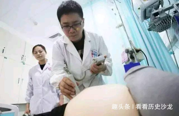产科男医生|妇产科男医生面对女性隐私部位时,怎样避免尴尬满足你的好奇心
