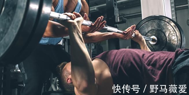 卧推|不要把卧推练歪了这样练卧推才能把胸肌真正练大