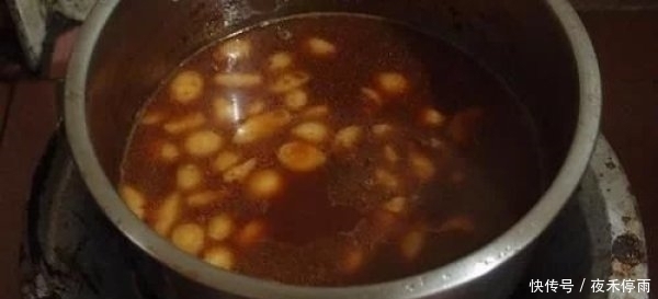 洗猪大肠,不加盐不加醋只需3样,大肠更干净,而且还没腥臭味