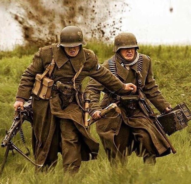 钢铁|历史上过目难忘瞬间：叼着烟操作“希特勒的电锯”，隆美尔拍的“钢铁洪流”