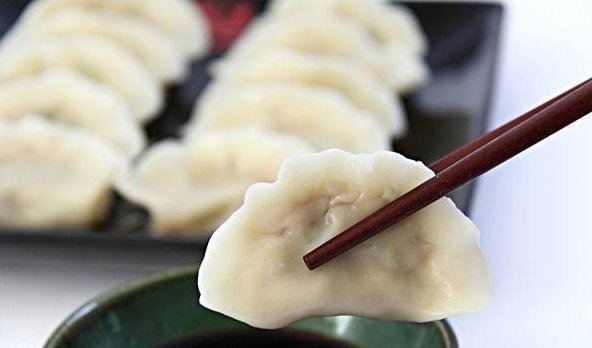 做萝卜肉馅的饺子时，记住这1个技巧，萝卜味美不出水