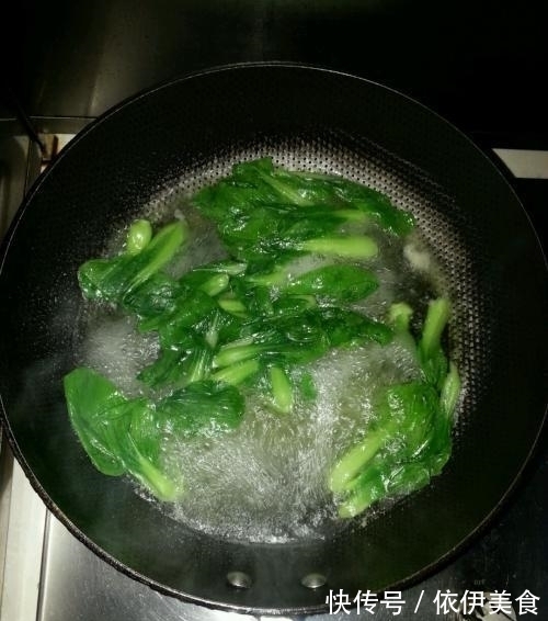 香菇|秋天别忘了吃香菇，这一种做法，一般人不告诉你，口感细腻丝滑