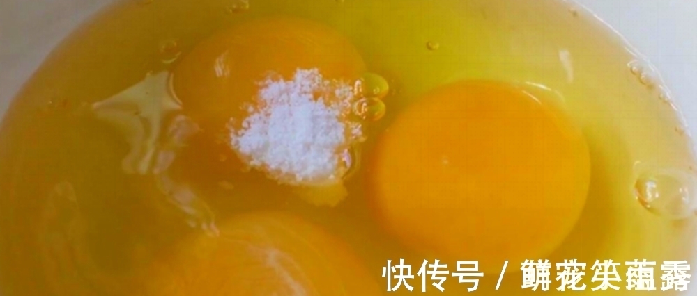 五香粉|洋葱加3个鸡蛋搅一搅,我家一周吃三次,提高免疫身体棒