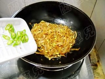 黄豆芽|医生不会告诉你,这菜是“天然酵素”,小肚腩渐渐瘦,小腿慢慢细