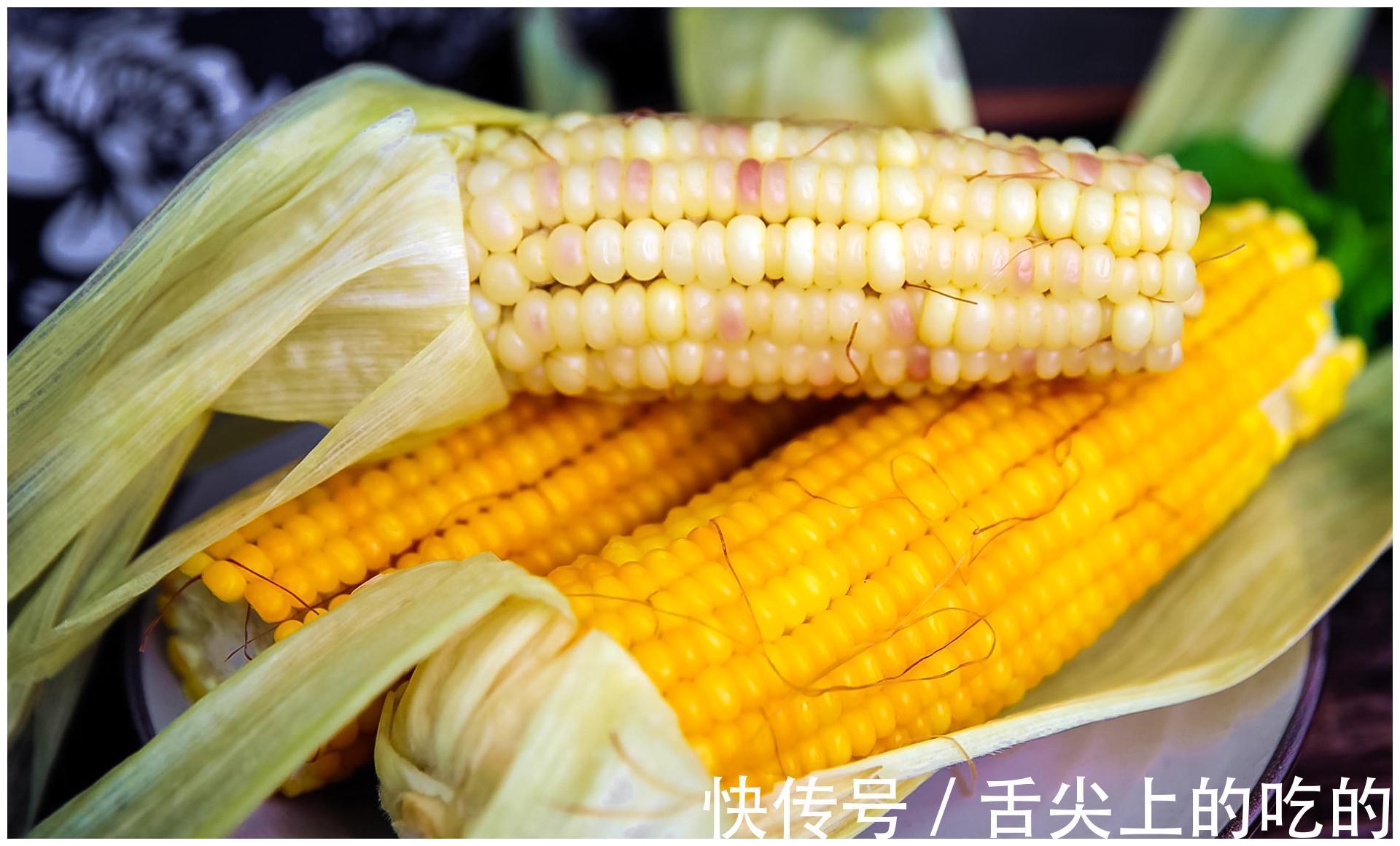 小苏打|煮玉米，只用清水是“外行”，多加2种配料，玉米更嫩，个个香甜