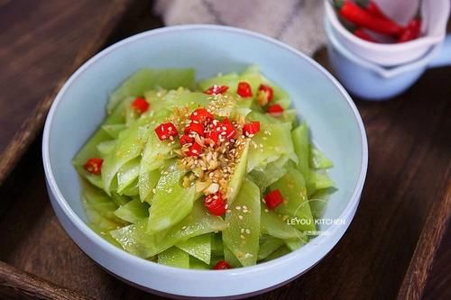 12道新年素菜，好吃还好看，年夜饭端上桌，比大鱼大肉更早光盘