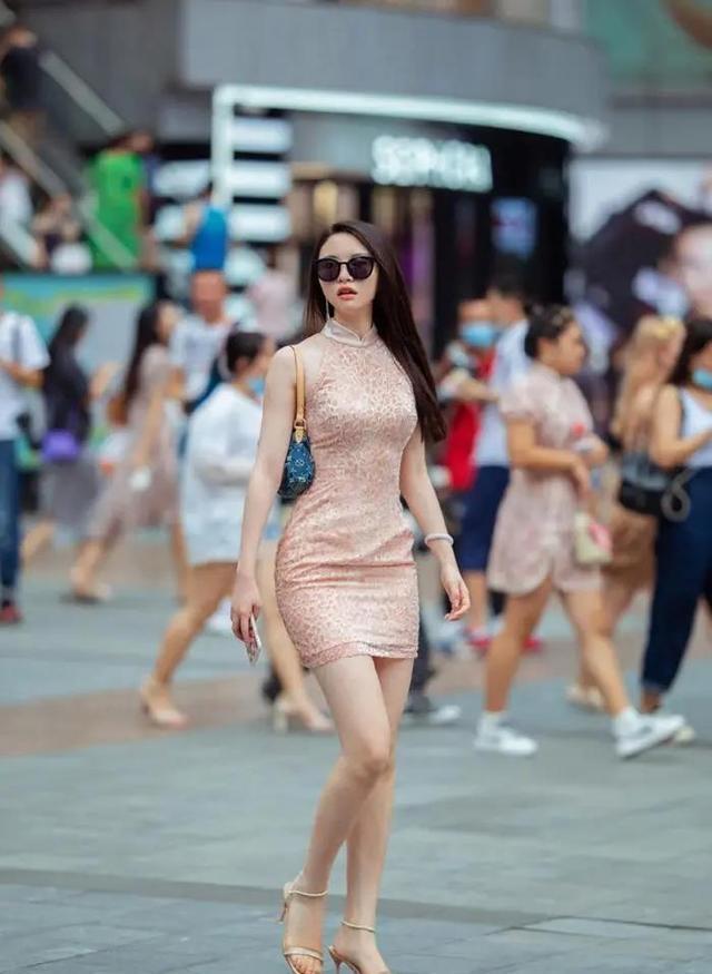 连衣裙 原来如此,运动女神都是这么穿搭的,修身又显身材曲线