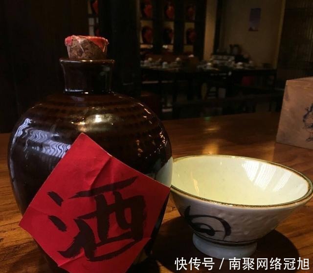 酒量|古代的酒到底多少度？为何古人连喝好几坛都不会醉呢？换你也可以