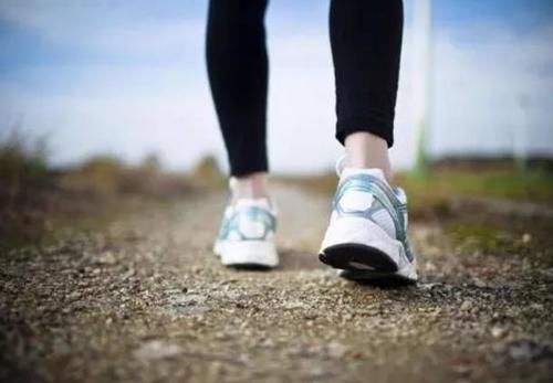 饭后半小时是养生黄金期，3件事情不要着急做，别不当回事！