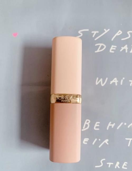 质地|不化妆也能拥有好气色,这5支口红轻松提亮肤色,素颜也能涂