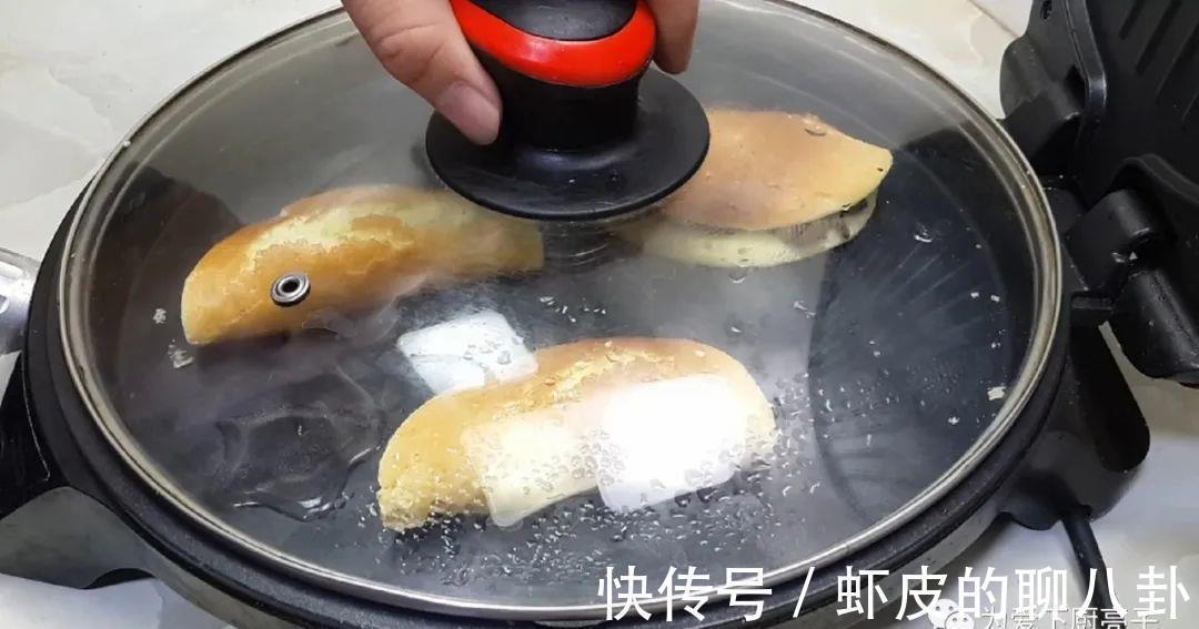 第一次用电饼铛做蛋糕,没想到这么简单,孩子说比卖的香,真解馋