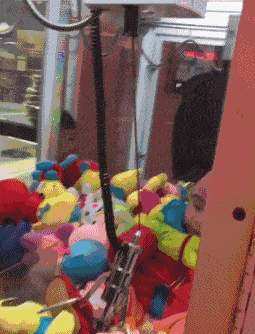 |搞笑GIF趣图:你这是想让垃圾桶背你回去?喝大了吧