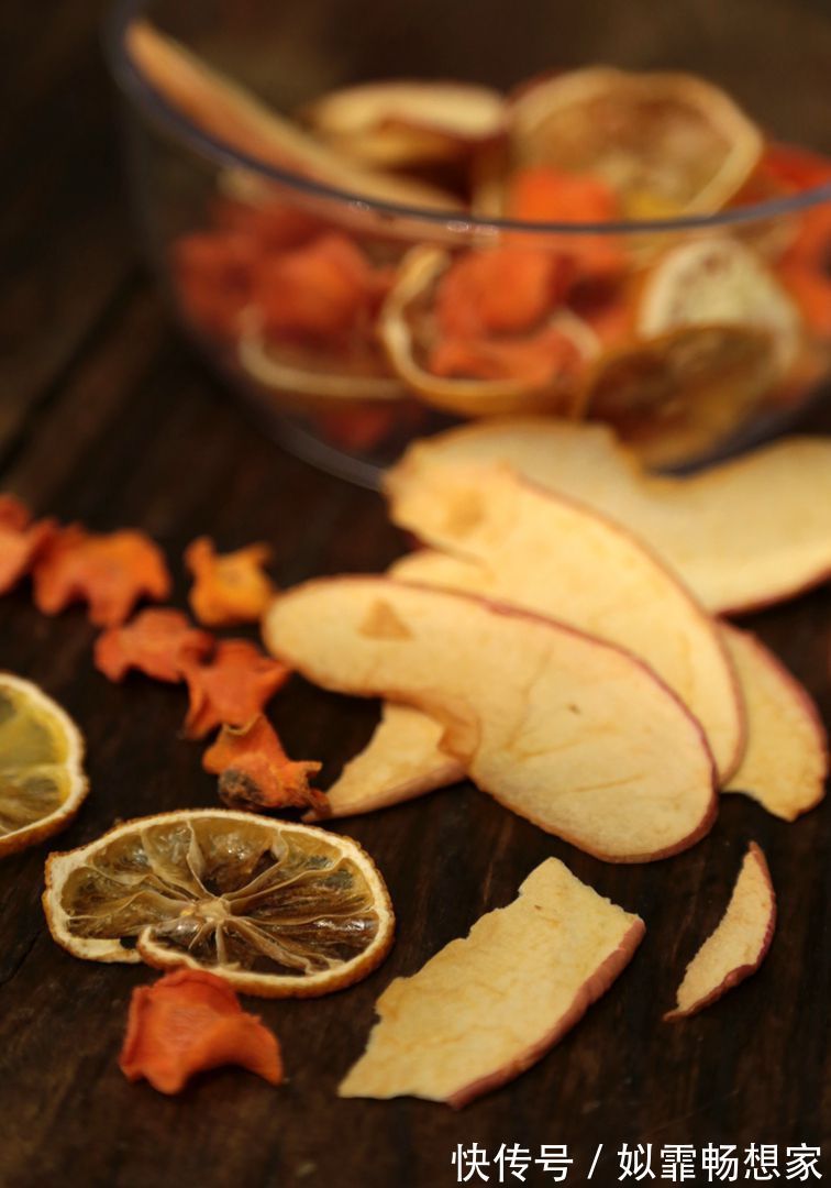 胡萝卜别总炖煮烧，教你一个新做法，挑食的“熊孩子”吃得笑哈哈