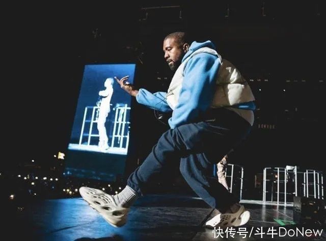 同款|药水哥同款YEEZY洞洞鞋卖疯了，网友却喷阿迪又耍猴？