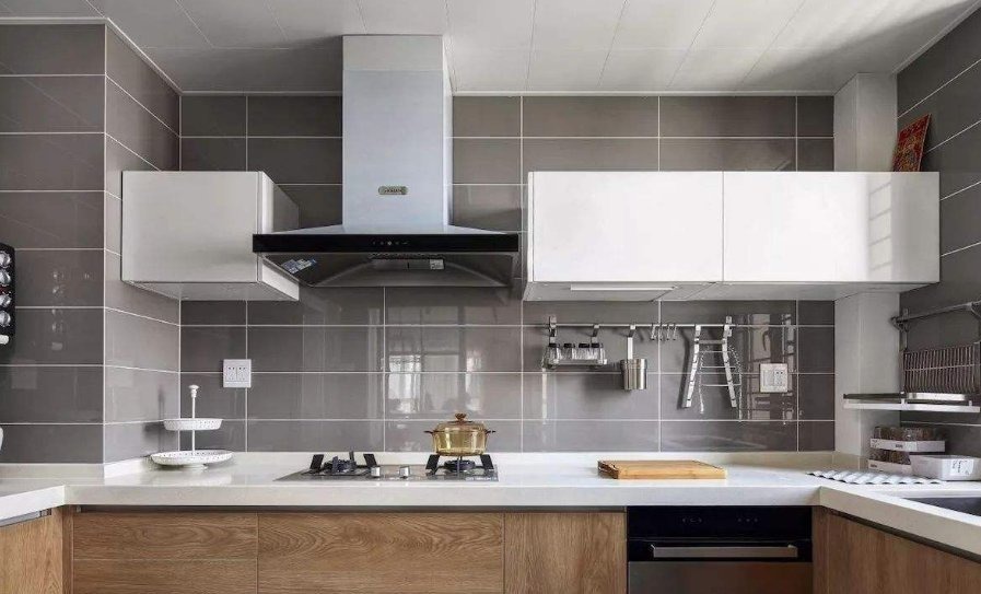 不论灶台有多大，这3样东西不能放，抓紧回家看看